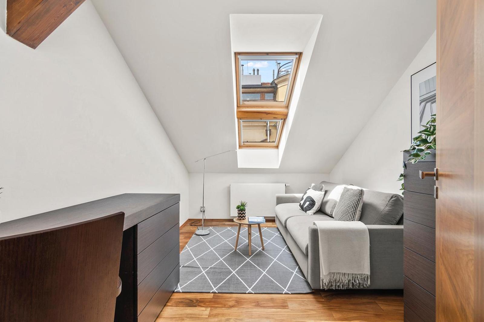 Apartment Days - Spacious 117m2 Attic Retreat W Ac - Near Old Town Sq *